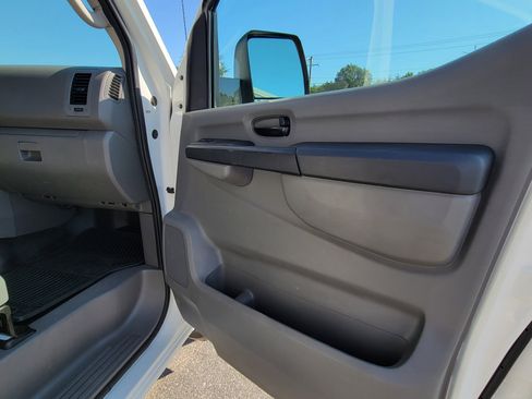 Used 2015 Nissan NV 2500 SV w/ Side & Curtain Airbag Package image 36