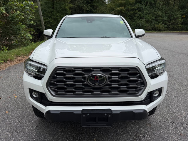 Used 2023 Toyota Tacoma TRD Off-Road w/ Technology Package AWD/4WD image 3
