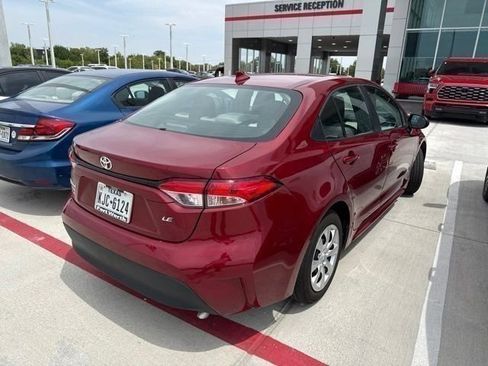 Used 2025 Toyota Corolla LE FWD image 8