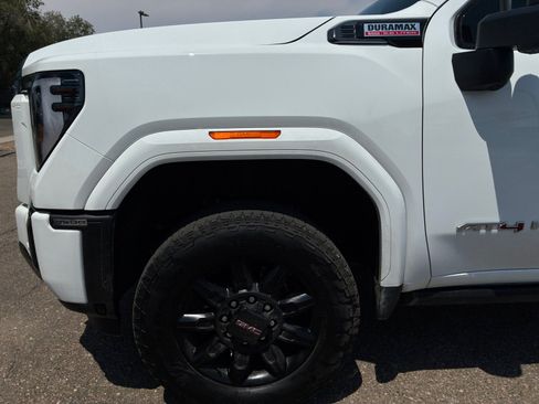 Used 2024 GMC Sierra 2500 AT4 w/ AT4 Premium Plus Package AWD/4WD image 10