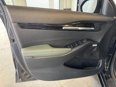 Used 2024 Kia Seltos SX w/ SX Sunroof Package image 17