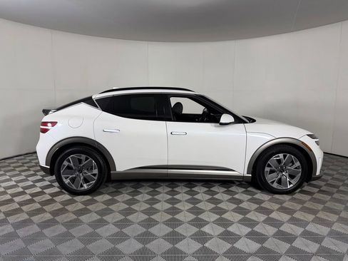 Used 2025 Genesis GV60 RWD image 5