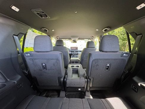 New 2026 Honda Pilot Sport image 7