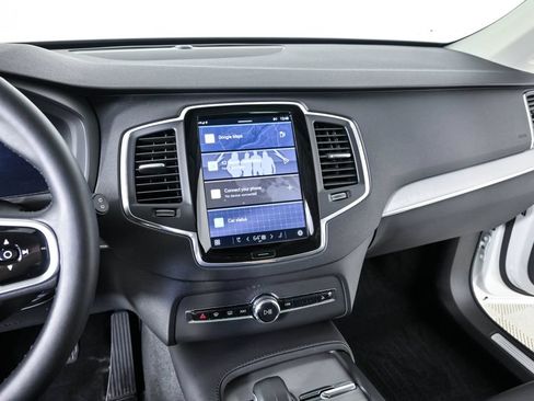 Certified 2025 Volvo XC90 B5 Core w/ Protection Package Premier AWD/4WD image 14