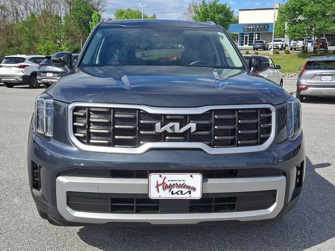 Certified 2023 Kia Telluride S w/ S Sunroof Package AWD/4WD image 2
