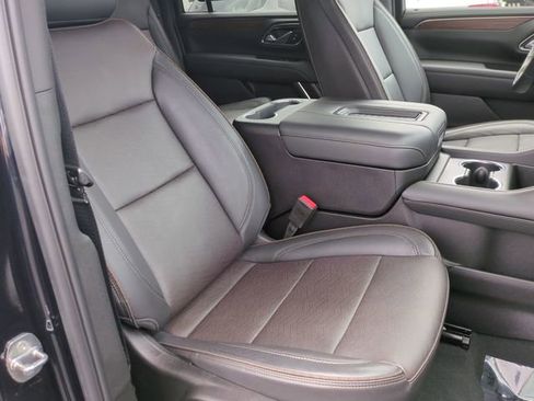 Used 2024 Chevrolet Suburban High Country w/ Advanced Technology Package AWD/4WD image 25