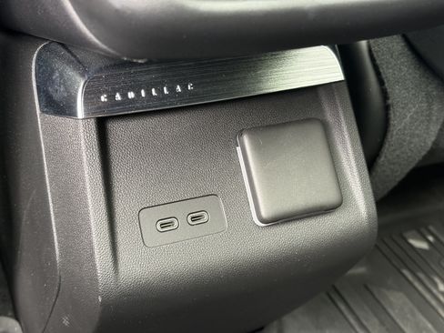 Used 2024 Cadillac Lyriq Luxury w/ LPO, Floor Liner Package AWD/4WD image 15