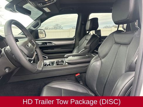 Used 2024 Jeep Wagoneer Series II image 13