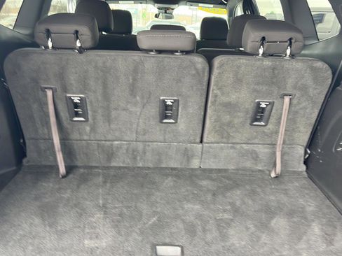 Used 2025 GMC Acadia Elevation image 18