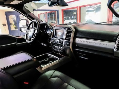 Used 2017 Ford F250 Platinum w/ Platinum Ultimate Package image 13