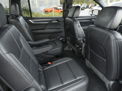 Used 2024 GMC Acadia Elevation image 36