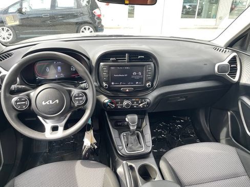 Used 2024 Kia Soul LX w/ Option Group 015 FWD image 18