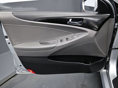 Used 2014 Hyundai Sonata SE w/ Premium Package 03 FWD image 9