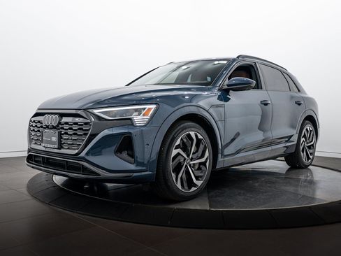 Used 2024 Audi Q8 e-tron Prestige w/ Prestige Package AWD/4WD image 7