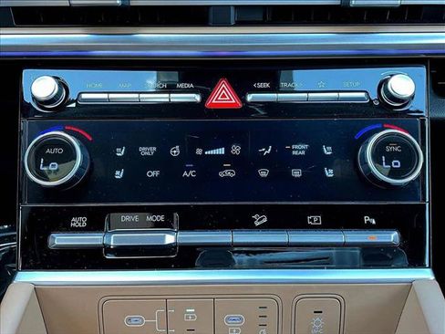 Used 2025 Hyundai Santa Fe Limited image 22