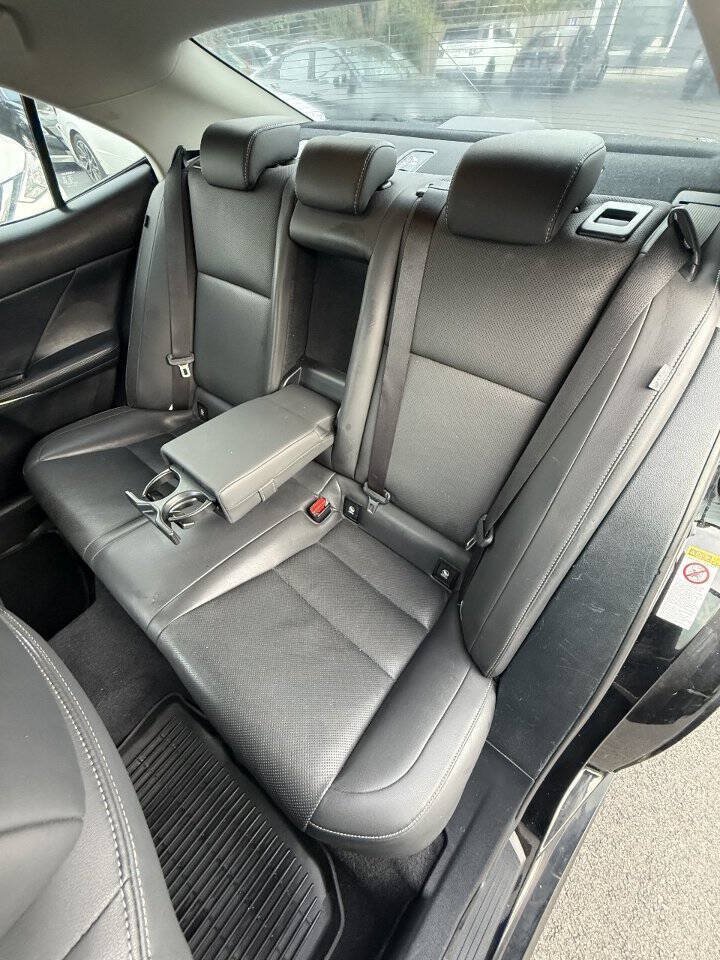 Used 2016 Lexus IS 200t RWD image 28