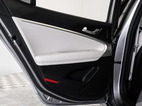 Used 2024 Genesis G70 2.5T RWD image 52