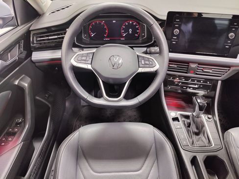 Used 2025 Volkswagen Jetta SEL image 20