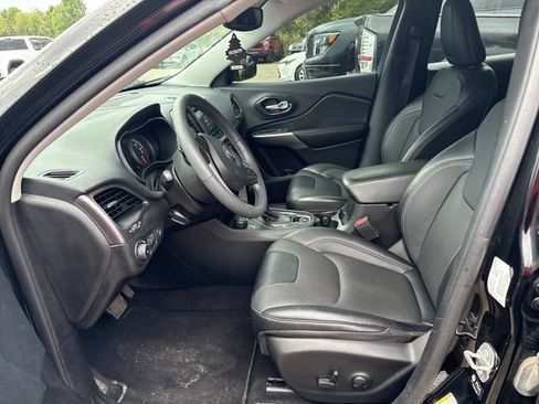 Used 2022 Jeep Cherokee Latitude Lux w/ Sun & Sound Group AWD/4WD image 7