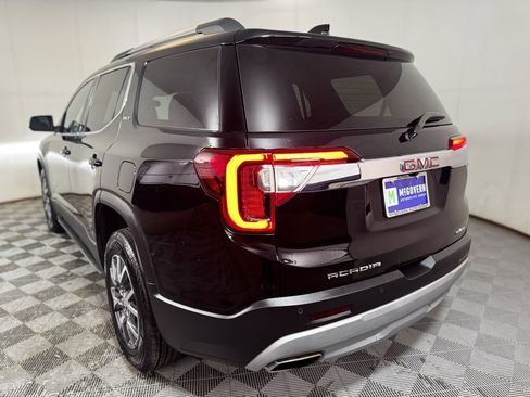 Used 2023 GMC Acadia SLT w/ Preferred Package image 6
