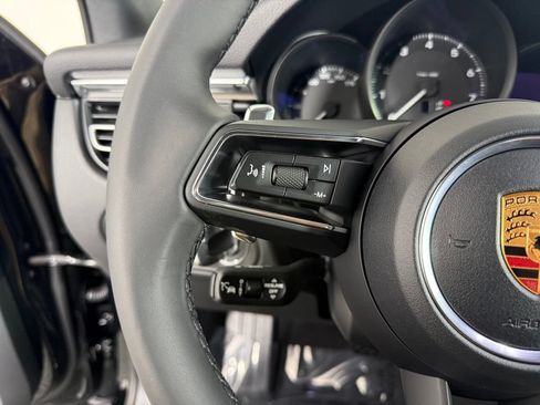 Certified 2026 Porsche Macan AWD/4WD image 26