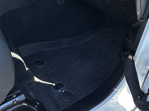 Certified 2023 Jeep Wrangler Unlimited Sport image 39