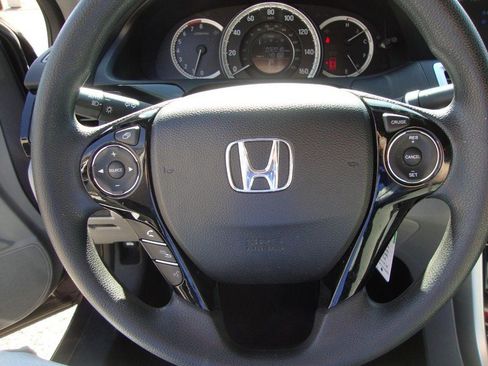 Used 2017 Honda Accord LX image 11