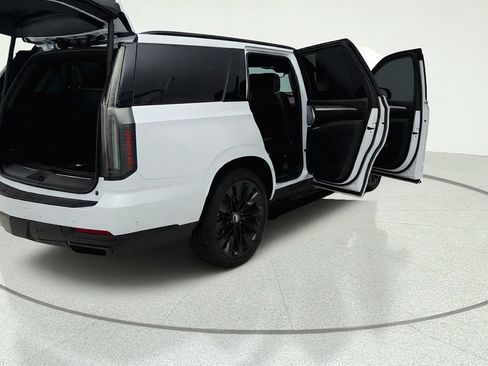 Used 2026 Cadillac Escalade Platinum Sport AWD/4WD image 29