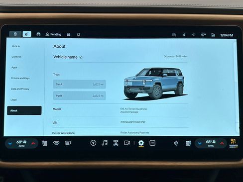 Used 2026 Rivian R1S Premium image 34