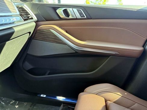New 2026 BMW X5 xDrive40i w/ M Sport Package AWD/4WD image 24