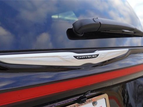 New 2026 Chrysler Pacifica Select image 12