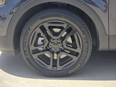 Certified 2025 Kia Telluride SX Prestige X-Line AWD/4WD image 17