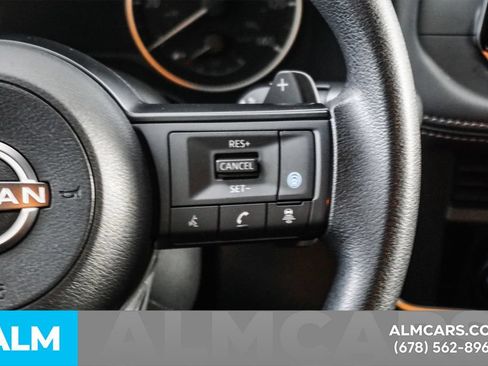 Used 2024 Nissan Rogue SV FWD image 25