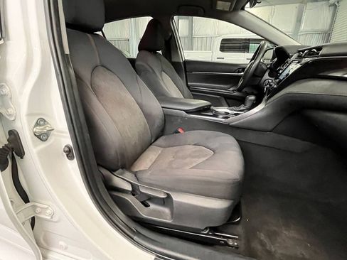 Used 2020 Toyota Camry LE FWD image 24