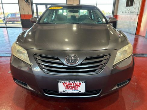Used 2009 Toyota Camry LE image 3