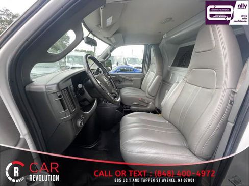 Used 2019 Chevrolet Express 2500 Extended w/ Enhanced Convenience Package image 17