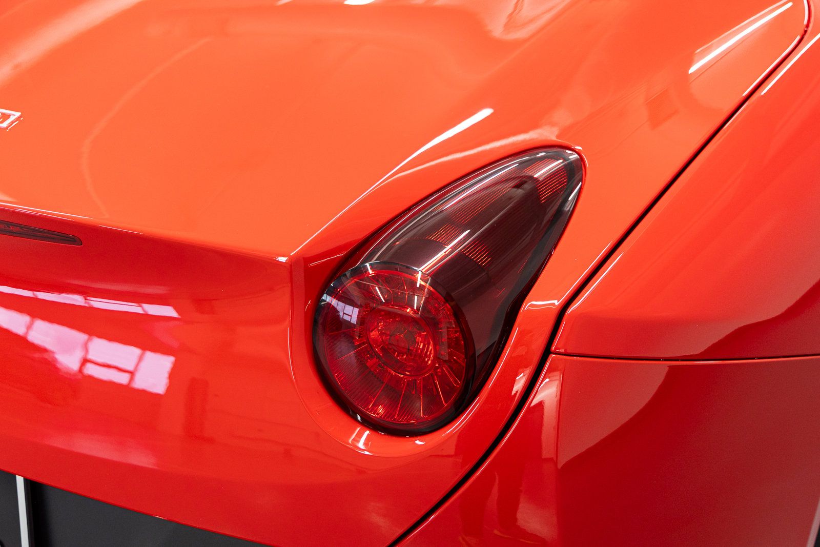 Used 2011 Ferrari California RWD image 25