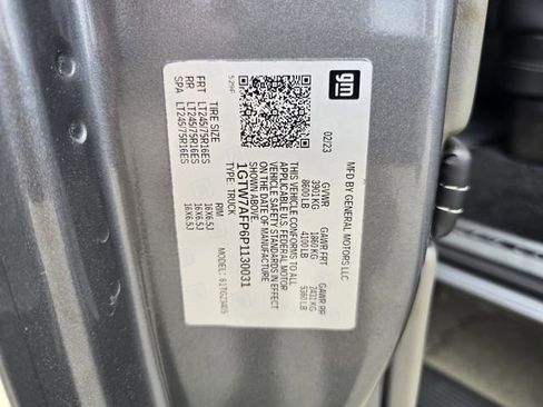 Used 2023 GMC Savana 2500 image 27