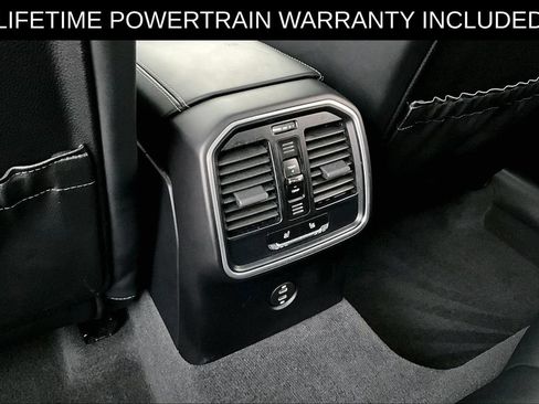 Used 2024 Porsche Macan S AWD/4WD image 31