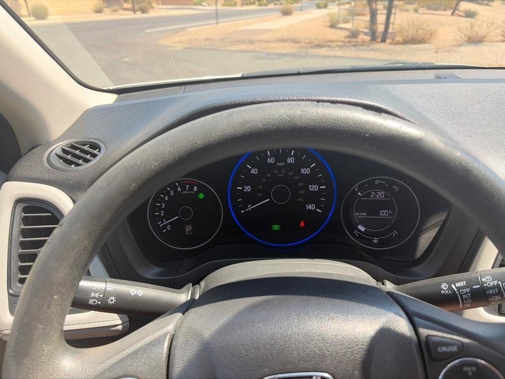 Used 2016 Honda HR-V LX image 12