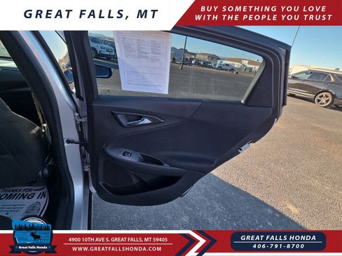 Used 2018 Chevrolet Malibu LT image 14