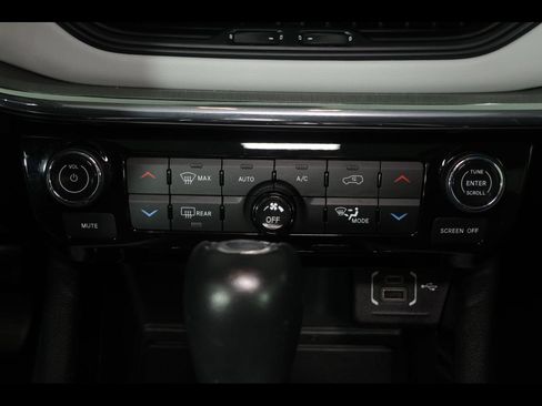 Used 2022 Jeep Compass Limited w/ Elite Group AWD/4WD image 30