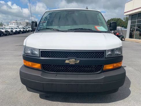 Used 2020 Chevrolet Express 3500 Extended w/ Driver Convenience Package RWD image 2