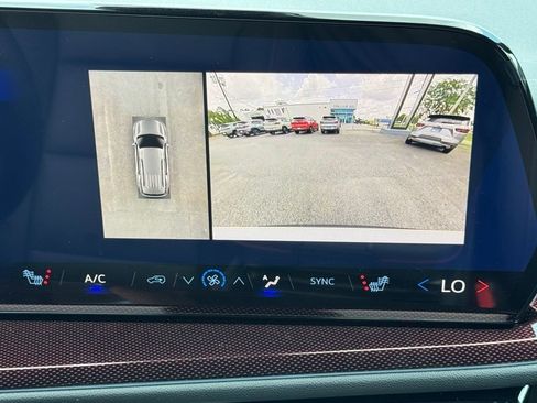 New 2026 Chevrolet Traverse Z71 w/ Enhanced Driving Package AWD/4WD image 35