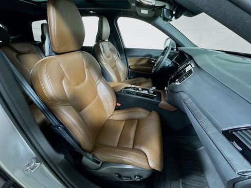 Used 2023 Volvo XC90 B6 Ultimate w/ Protection Package Premier image 29