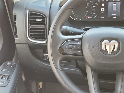 Used 2025 RAM ProMaster 3500 w/ Quick Order Package 22H SLT+ FWD image 12