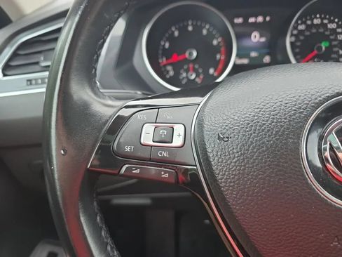 Used 2018 Volkswagen Tiguan SEL AWD/4WD image 20
