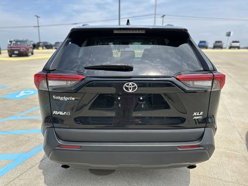 Used 2023 Toyota RAV4 XLE image 4