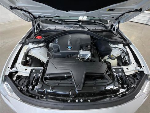 Used 2017 BMW 320i Sedan image 28