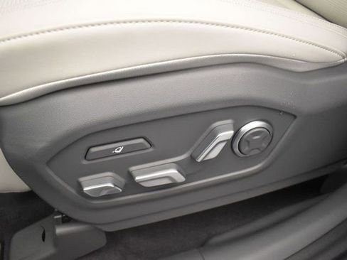 Used 2025 Hyundai Santa Fe Calligraphy image 18